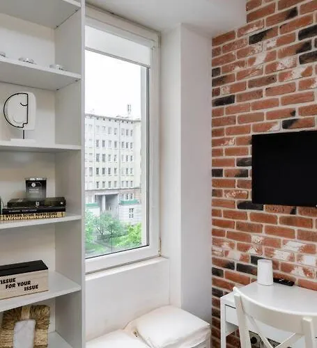 Chmielna Studio, Railway Station *