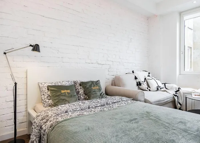 Chmielna Studio, Railway Station *