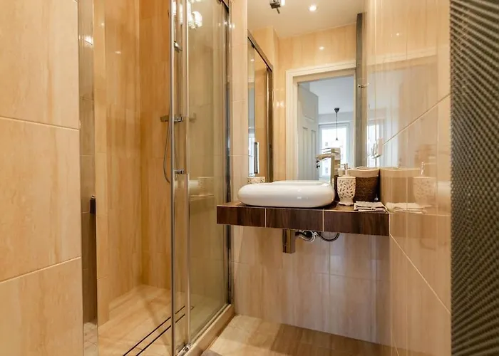 Chmielna Studio, Railway Station * Warsaw