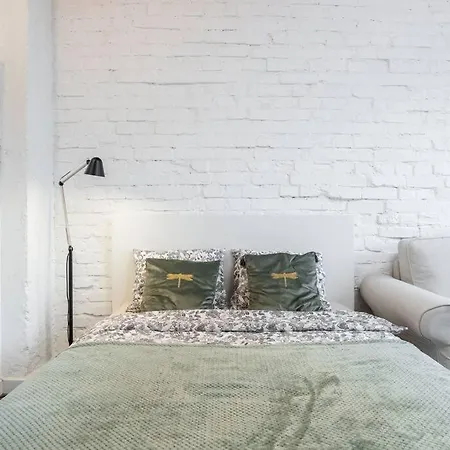 Apartment Chmielna Studio, Railway Station *