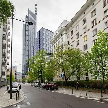 Chmielna Studio, Railway Station Apartment