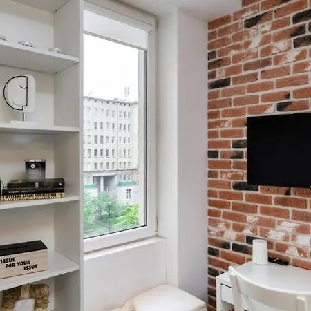 Chmielna Studio, Railway Station *