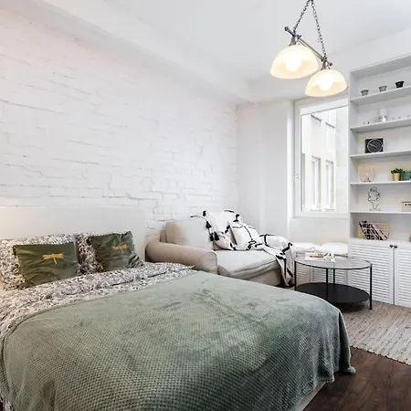 Chmielna Studio, Railway Station Apartment