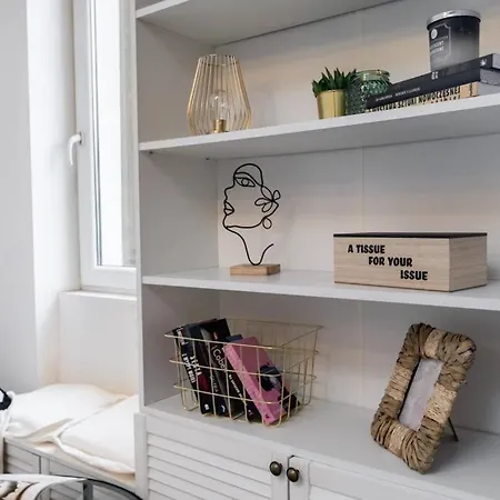 Chmielna Studio, Railway Station *