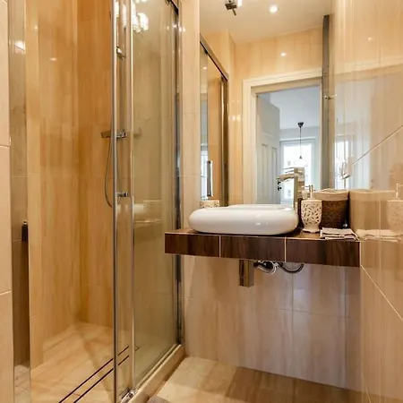 Chmielna Studio, Railway Station * 华沙